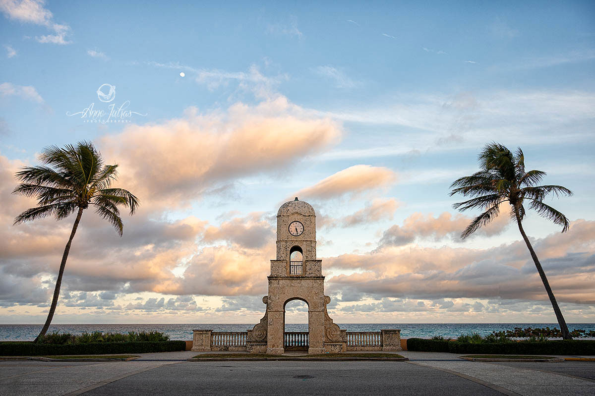 coucher de soleil sur le Clock Tower, Palm Beach, Floride