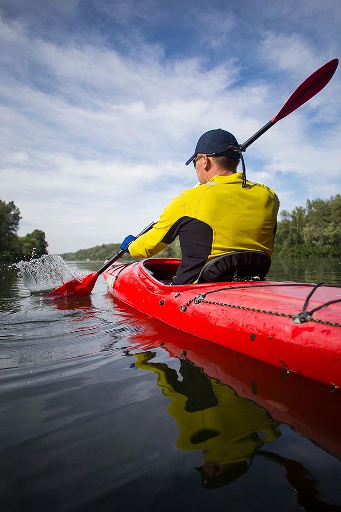Homme en kayak